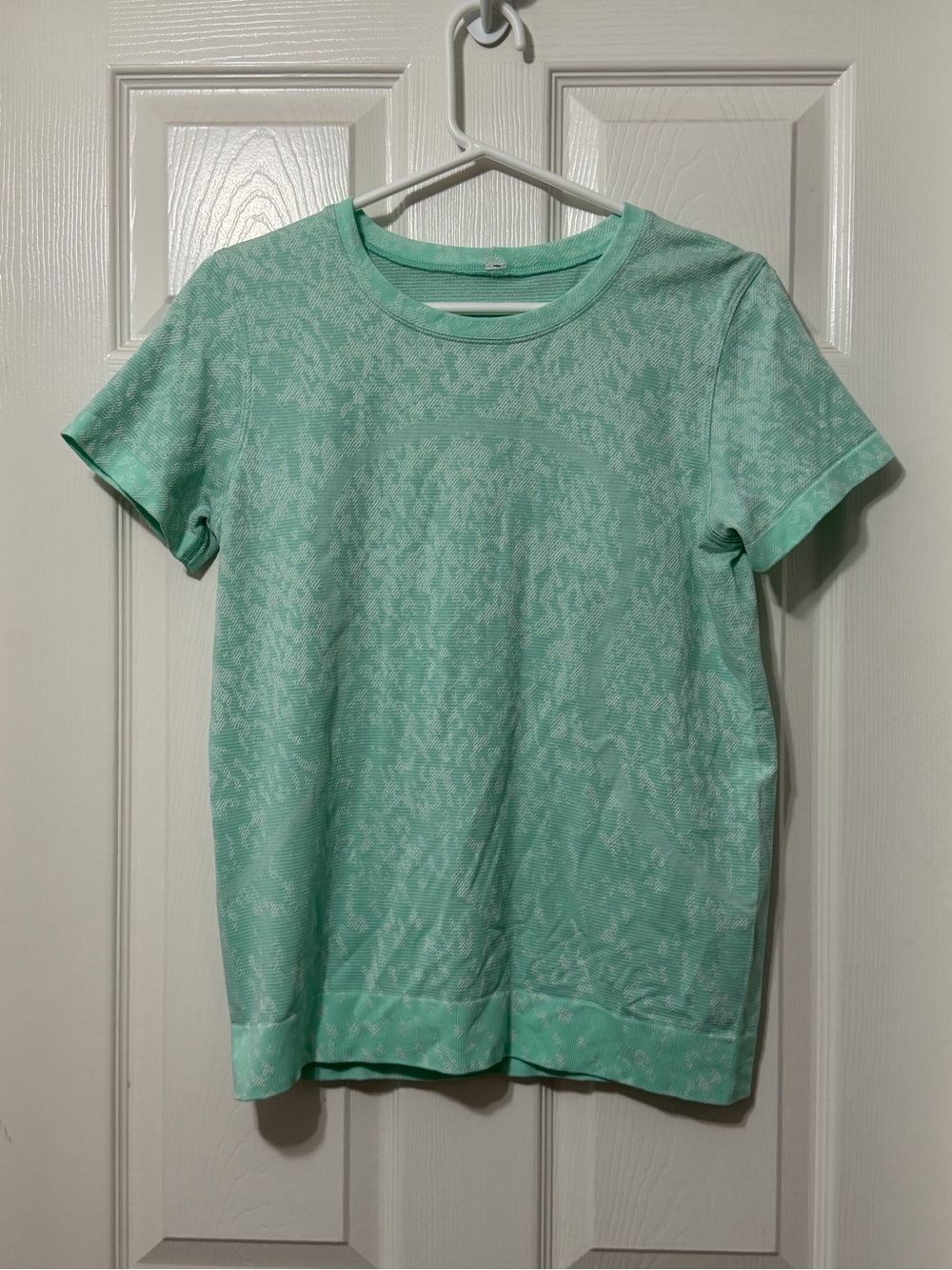 Lululemon athletica swiftly relaxed short sleeve size 8 euc